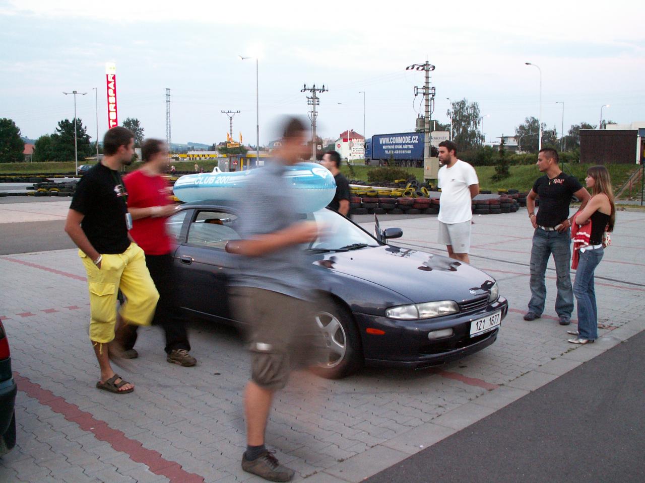 HOUMELESS PARTY 2
